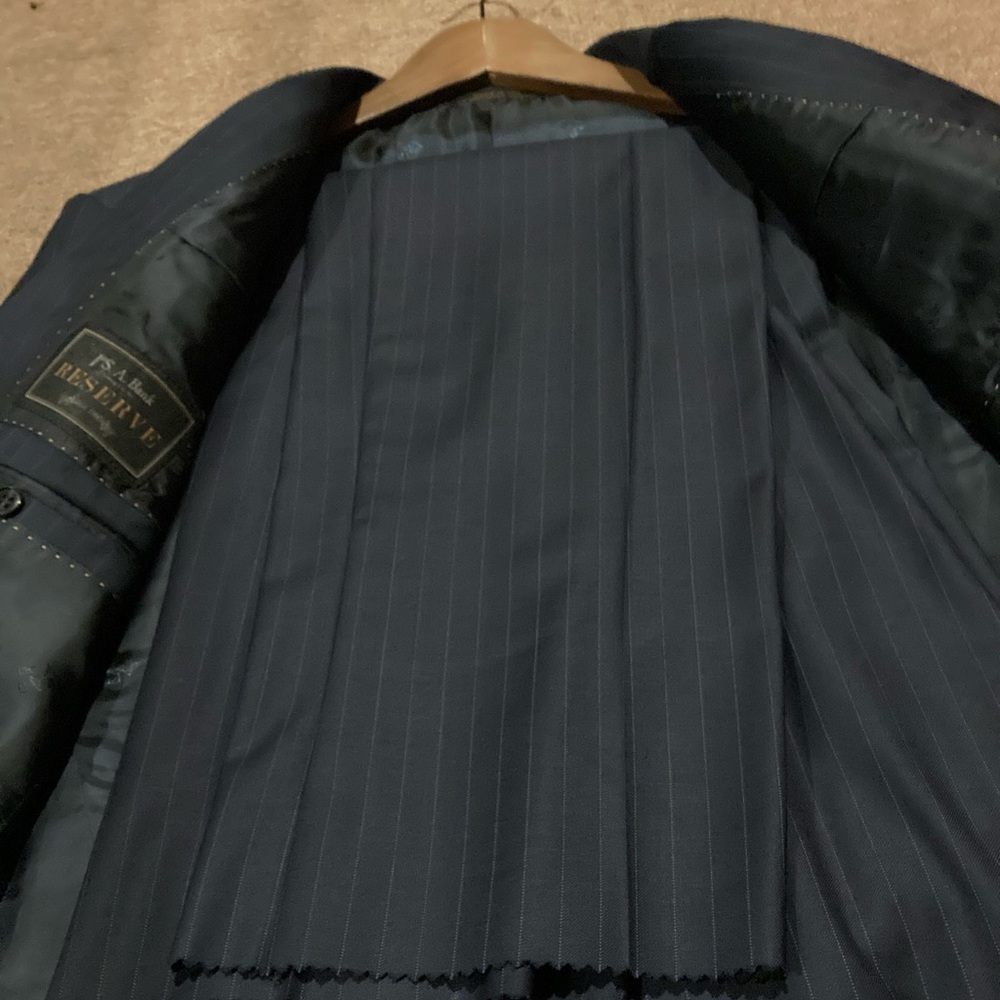 Joseph A Bank Nvy bl suit 46r